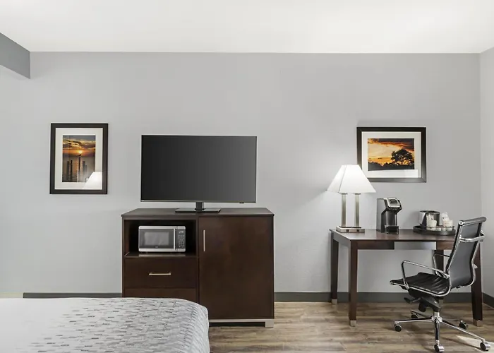 Best Western Plus Lake Jackson Inn & Suites